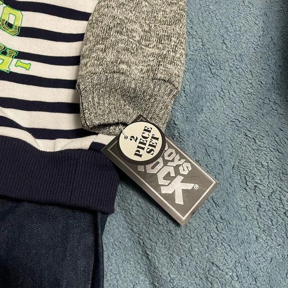 Boys hoodie and jeans set - Picture 3 of 4